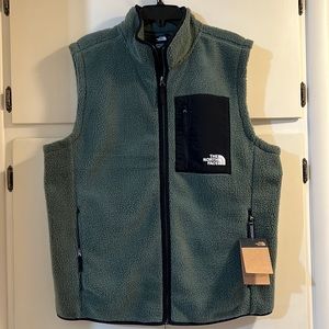 Mens XL New With Tags The North Face Peak Vest